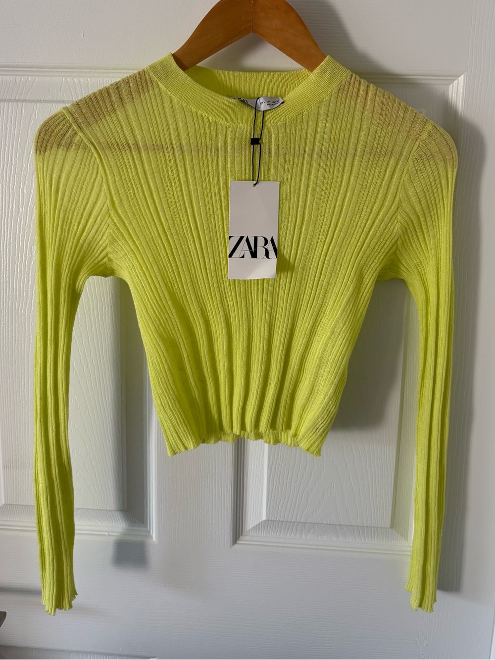 NWT ZARA Neon Yellow Ribbed Long-Sleeve Slim Crop Top Size L